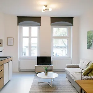 Madflats S-bahn Friedenau Appartement