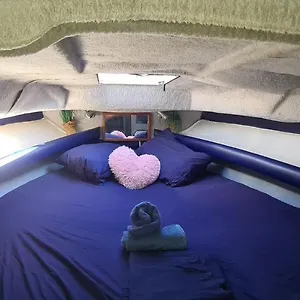 https://franks-boat.topbarcelonahotels.com